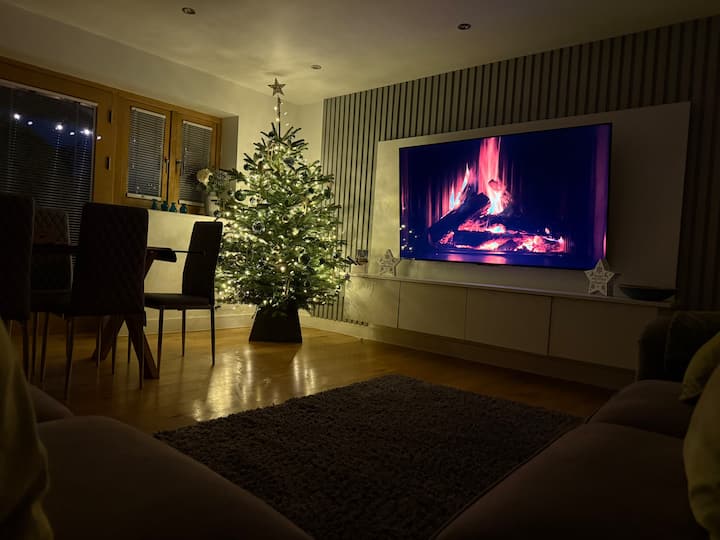 Christmas evening at Ingleby Retreat