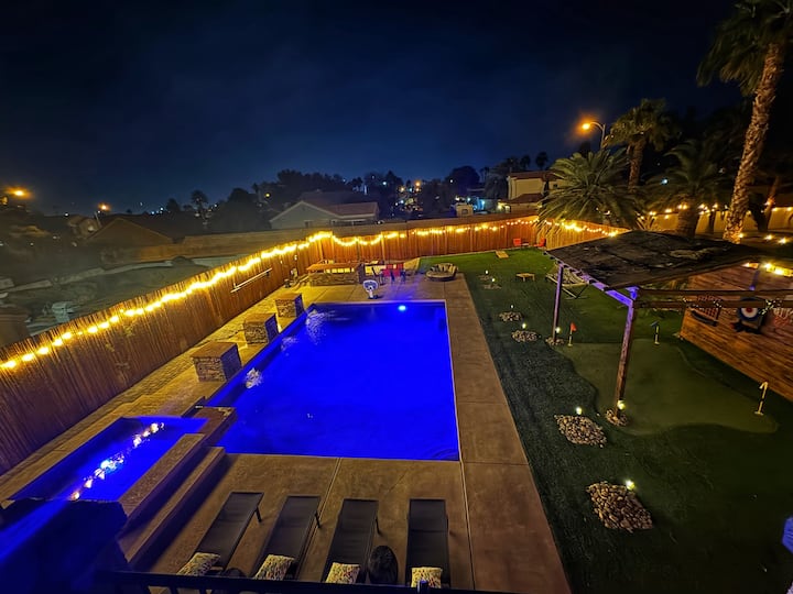 Luxury Home With Oasis Pool - Las Vegas