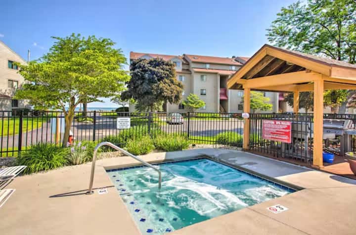 Lakeshore Retreat - Condominiums for Rent in Port Clinton, Ohio