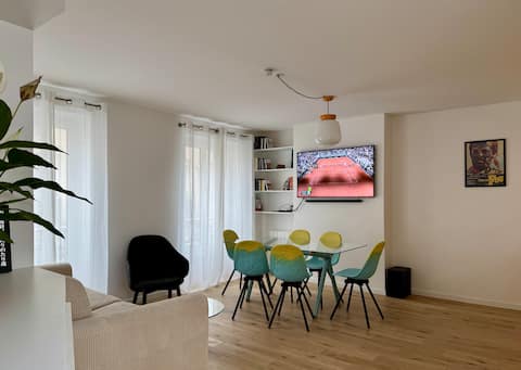 Successful Airbnb property: Beautiful spacious apt - fully renovated - chic! in Paris 10e Arrondissement