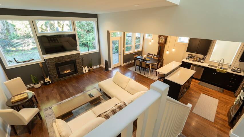 Nature & Fairways: Charming scape by Bear Mountain gallery image 2