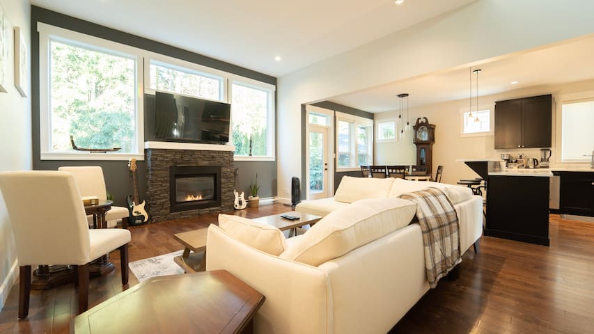 Nature & Fairways: Charming scape by Bear Mountain gallery image 5