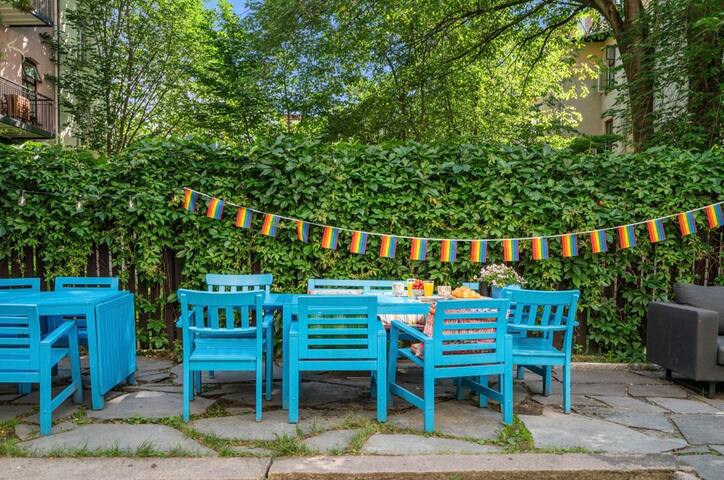 Classic Grünerløkka Apartment (Sleeps 8) gallery image 2