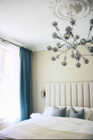 Classic Grünerløkka Apartment (Sleeps 8) gallery image 5