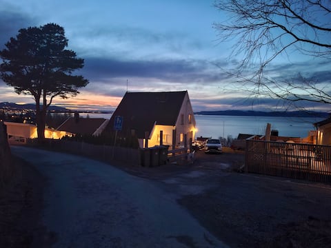House with a view short distance from airport