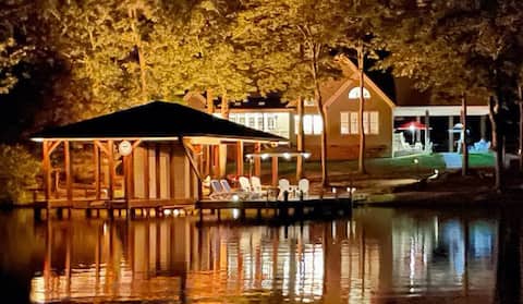 Castaways |Pet-Friendly (Fee)