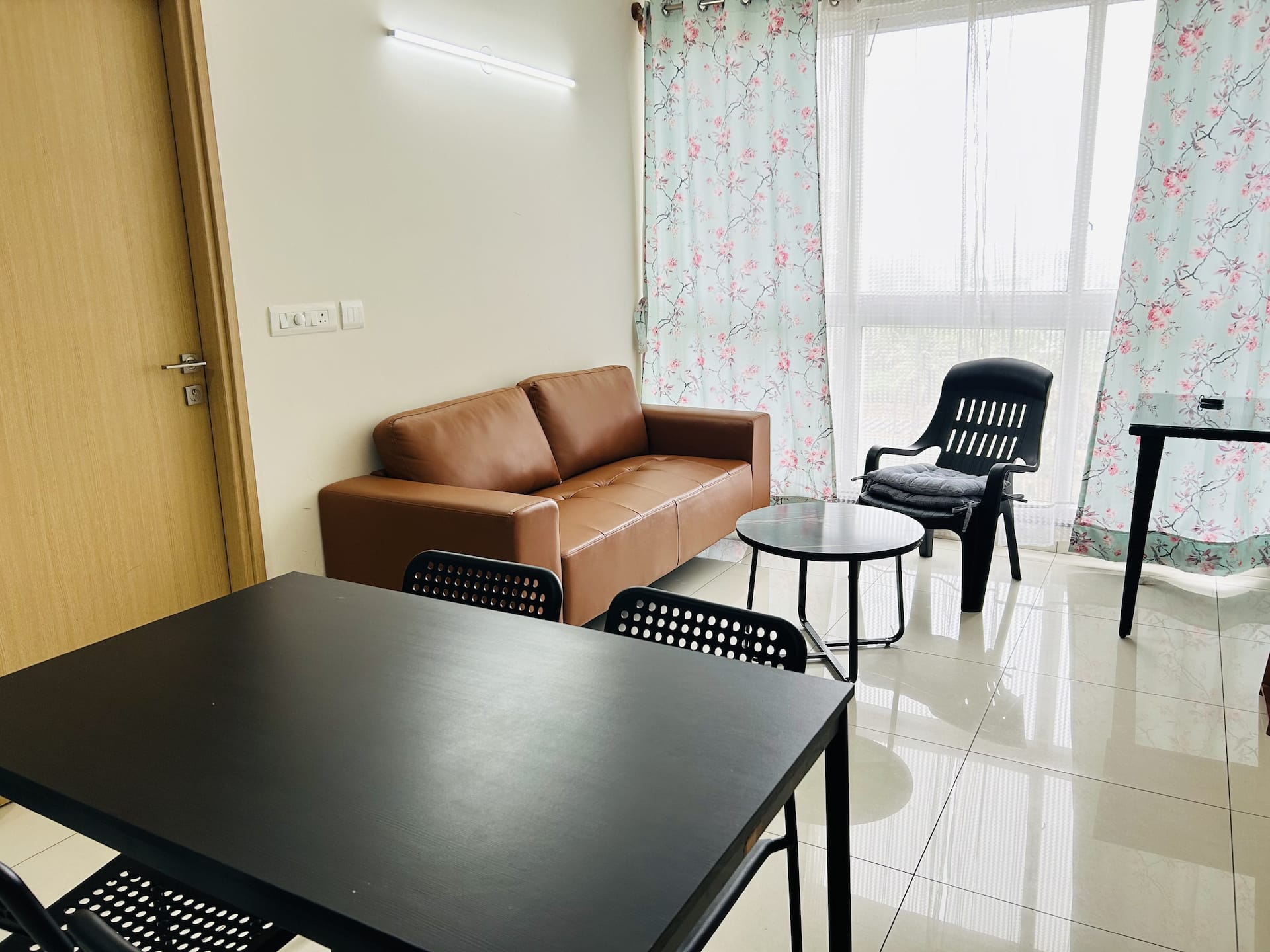 2BHK Lake View 10 Mins To Airport