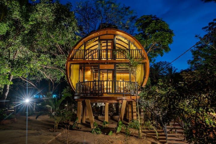 Modern Treehouse Two-Story Family private Villa BB
