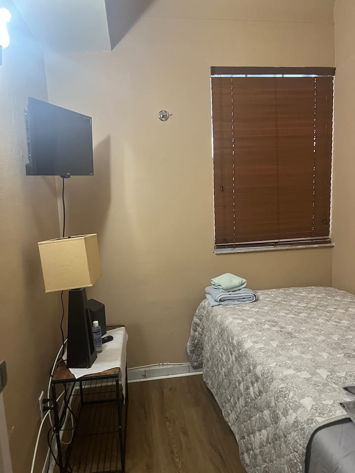 საძინებელი 3