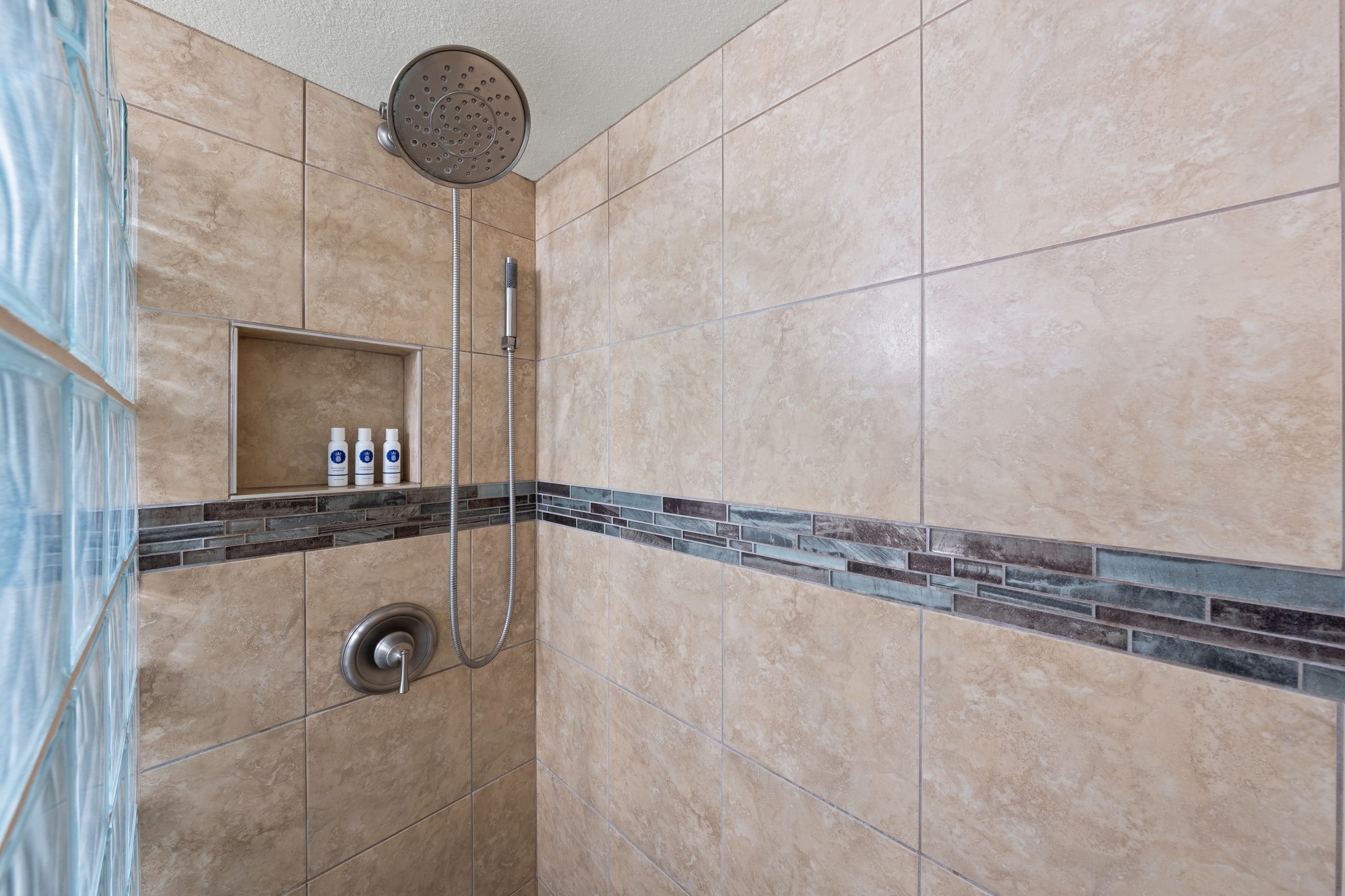 Condo in Kihei · ★4.89 · 1 bedroom · 2 beds · 1 bath - Image 28