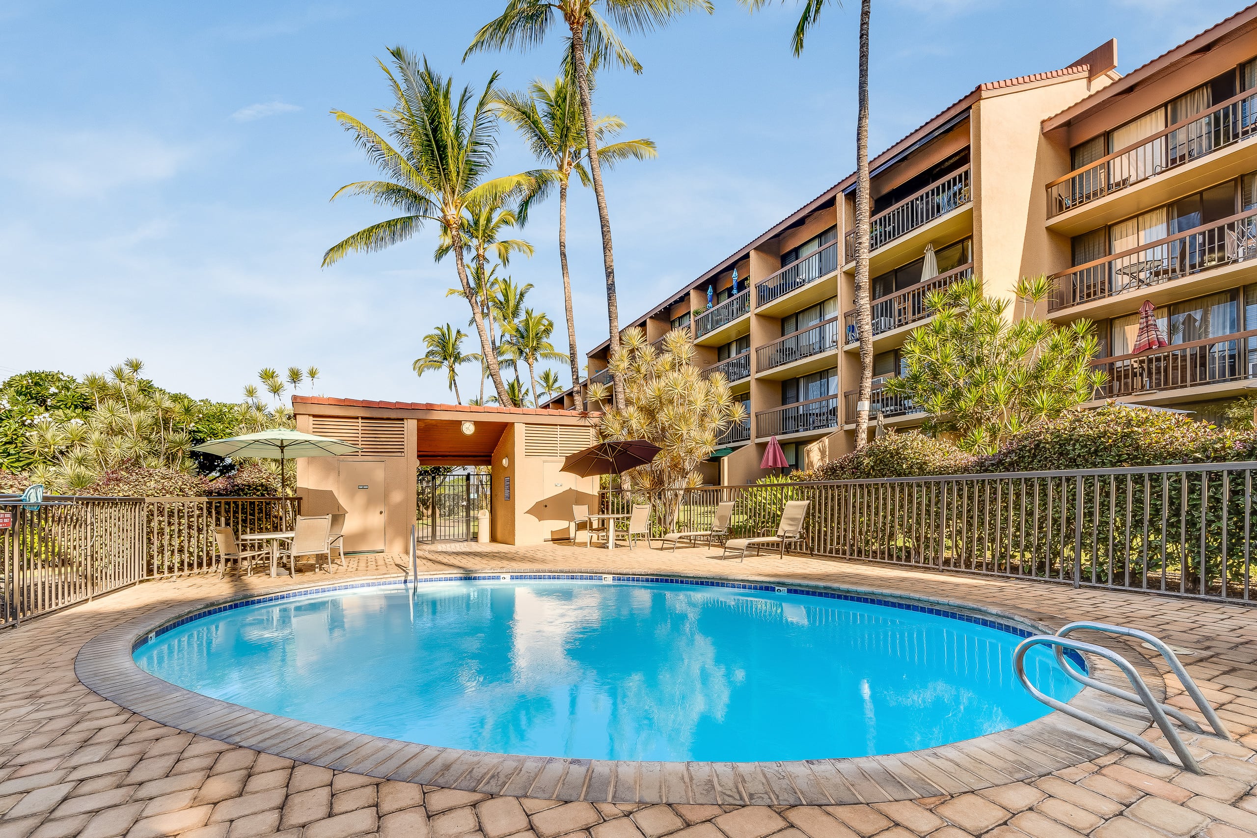 Condo in Kihei · ★4.89 · 1 bedroom · 2 beds · 1 bath - Image 33