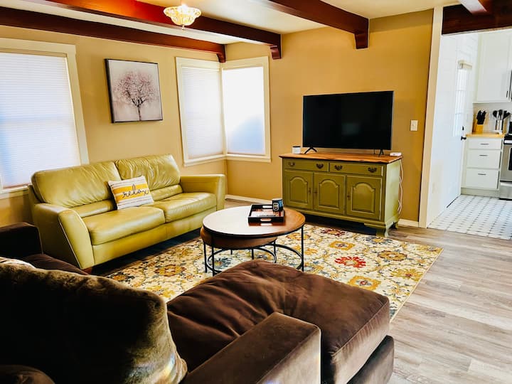 The Tudor Chalet, The Farm Unit - Sequim, WA