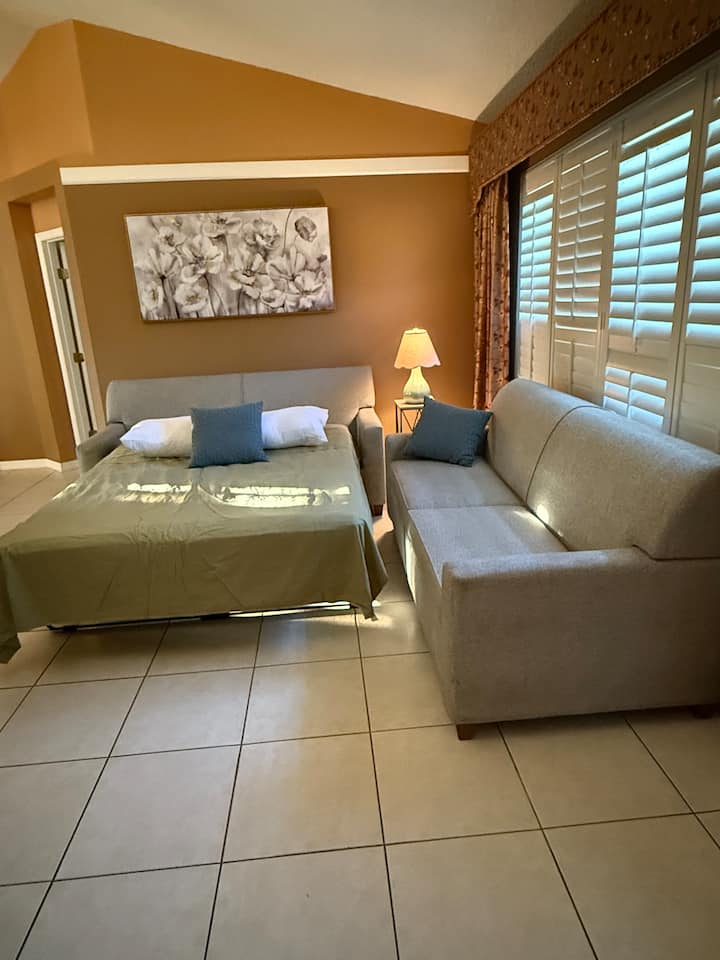 Spacious Deltona Home + Game Room - Orange City, FL