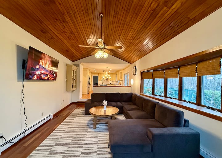 King Suite, Bbq & Fire Pit, Kitchen, Three Acres. - Egg Harbor Township, NJ