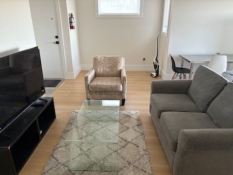 Top performing Airbnb: Panorama Ridge Suite in Newton