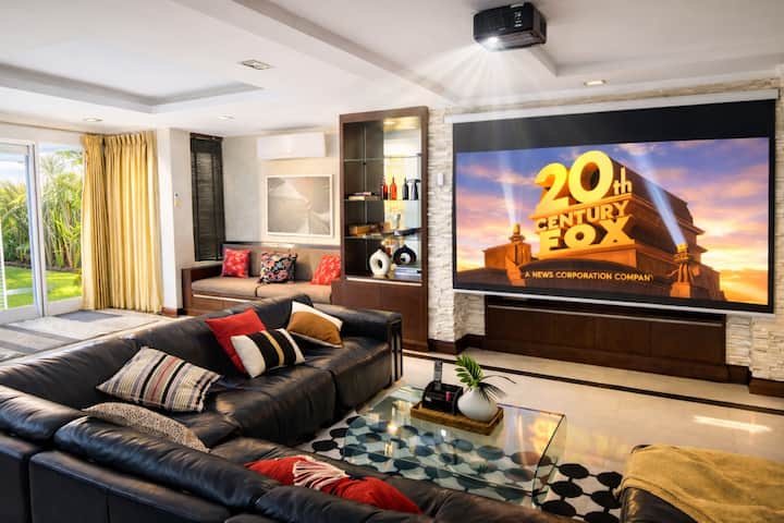 No Flooding | Sleep10 | 100" Cinema | Quiet Gated