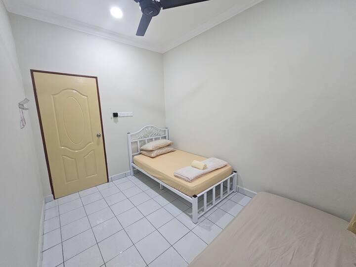 غرفة النوم 2