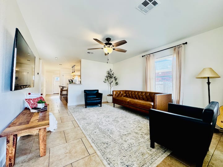 Lovely 3br W/ King Bed,15 Min From Downtown Austin - Austin