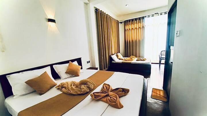 מיטת קינג סייז לשני מבוגרים ולילד