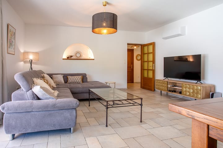 Maison De 
Charme Au Calme - Calvi
