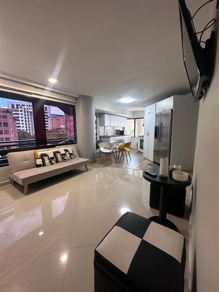 Remodelado Apto En La Florida 4p - Caracas