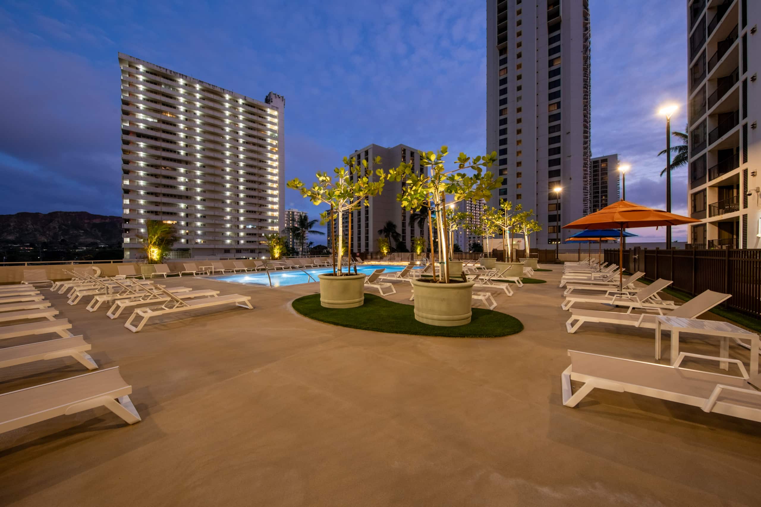 Panoramic Ocean & Diamond Head View l Free Parking - Image 9