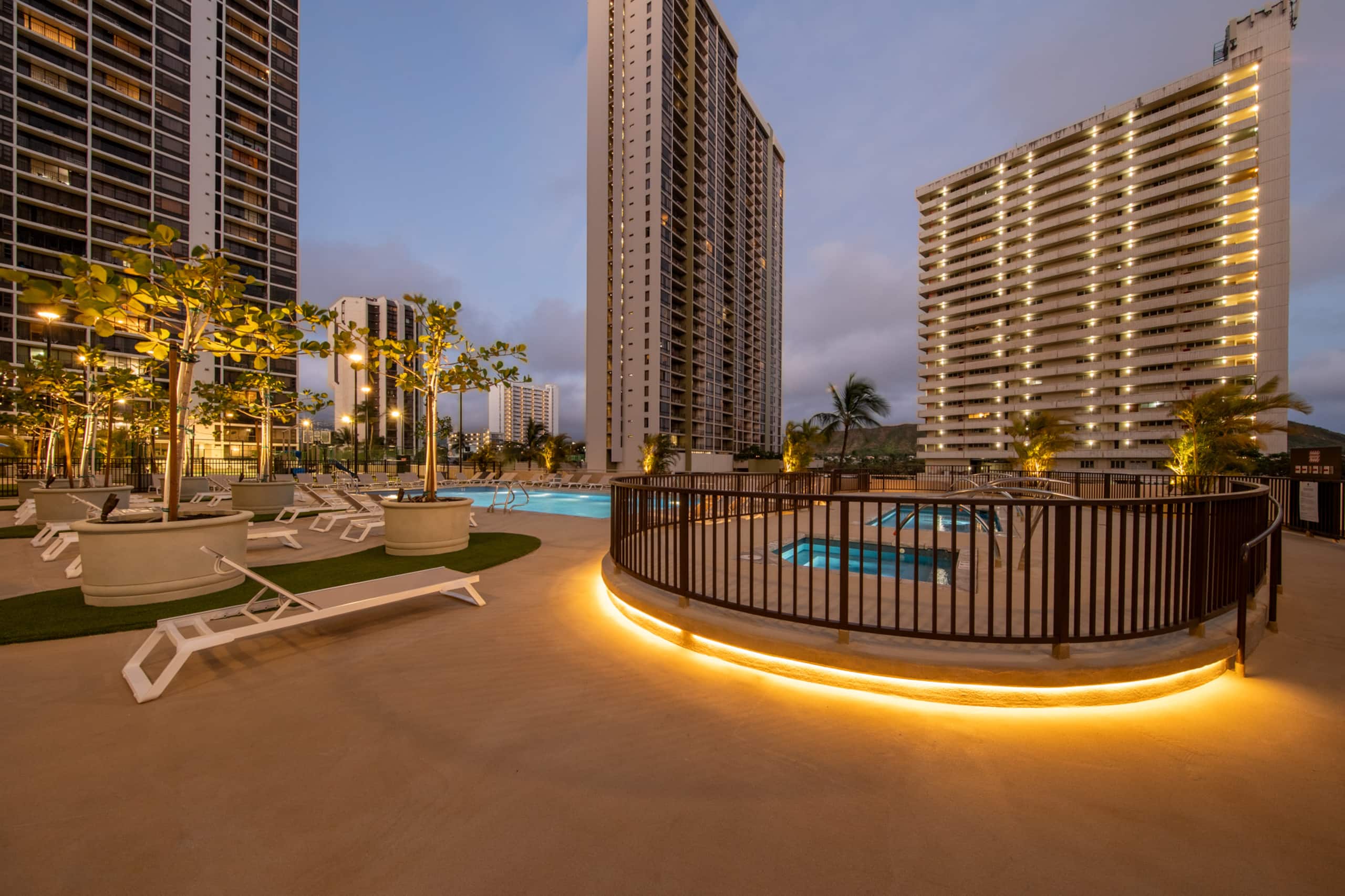 Panoramic Ocean & Diamond Head View l Free Parking - Image 7