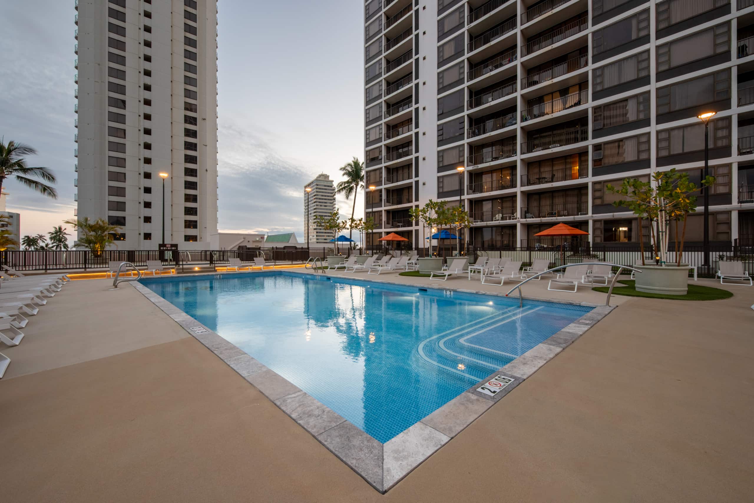 Panoramic Ocean & Diamond Head View l Free Parking - Image 1