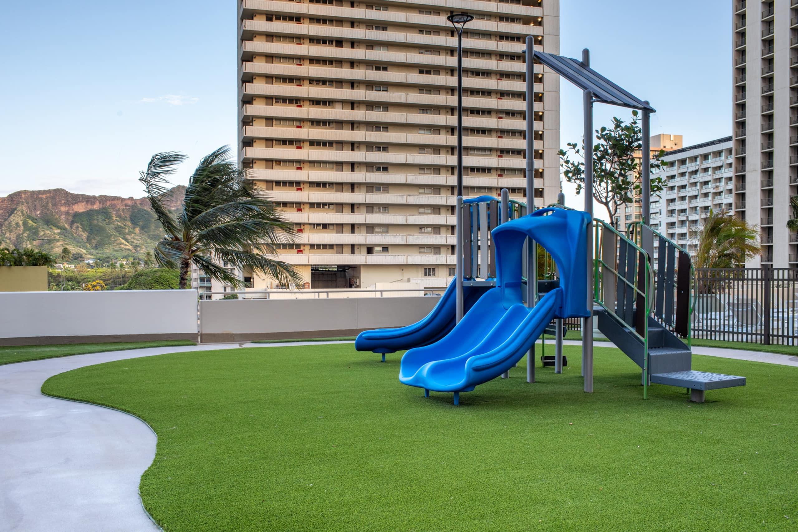 Panoramic Ocean & Diamond Head View l Free Parking - Image 13
