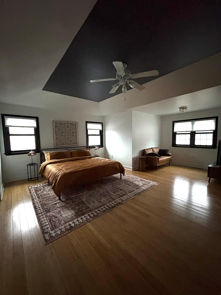 1 x Cama king, con capacidad para 2 personas