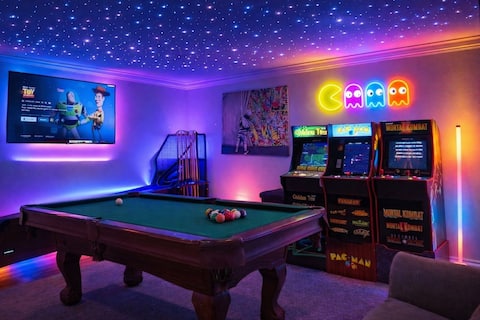 Game Room | Safe | Near Airport | Family Friendly