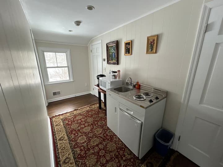 Two Rooms In Lake Home (2 Br / 1 Ba) - Greenwich, CT
