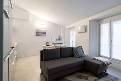 Popular Airbnb listing: Verbano Apartment in Arona