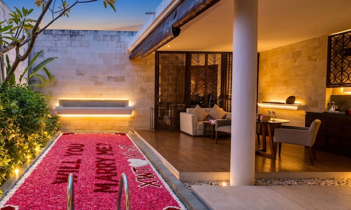 Exclusive  Pool Villa - Living Room & Private Bath - Jimbaran