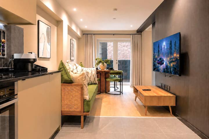 Stylish 1br I Private Balcony I Sleeps 3 - City - Salford