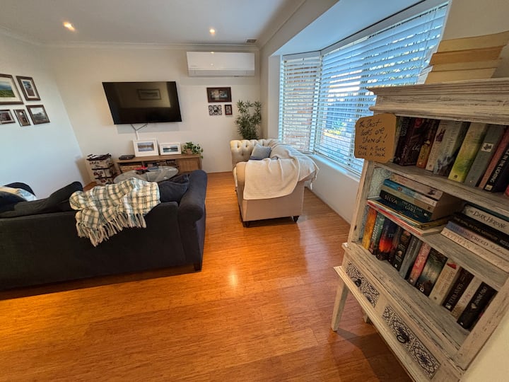 Beautiful 2br Suite Close To Beach-cafes-shops - 퍼스