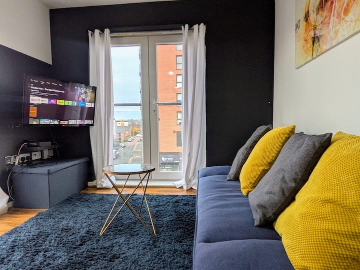 Lord St Apartment | Sleeps 3| Free Parking & Wifi - Manchester