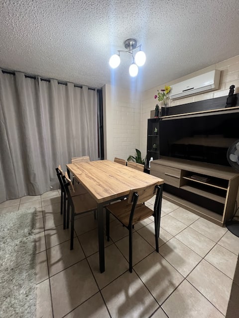 Great location, mall, airport and outlets