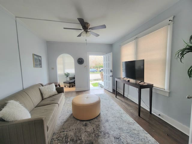 Spacious Family Home – Steps to Tulane