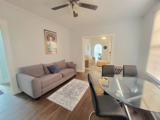 Spacious Family Home – Steps to Tulane gallery image 3