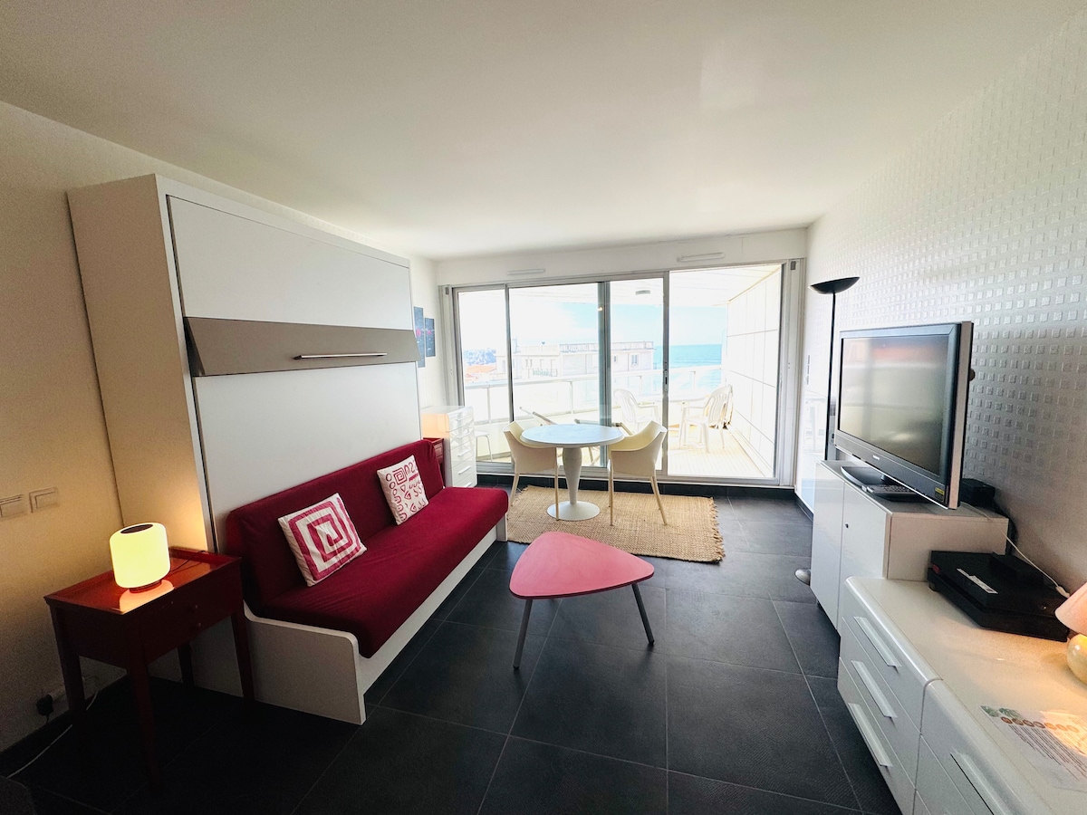 Propriété Airbnb réussie: Sea View Studio • Terrace à Biarritz