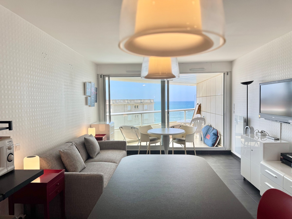 Propriété Airbnb réussie: Sea View Studio • Terrace à Biarritz