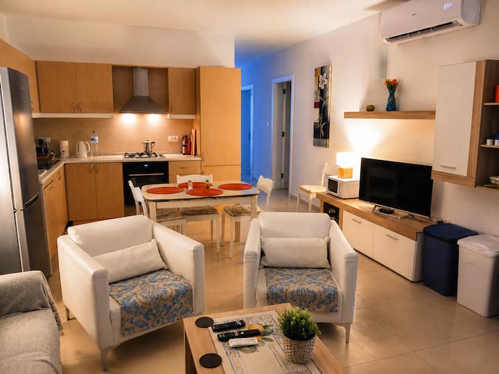 Seafront, 3 Bedroom Villa With Outstanding Seaview - Malta