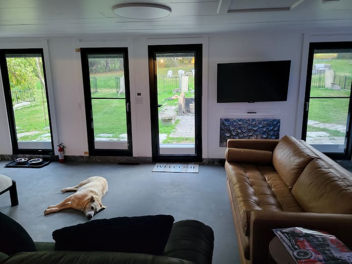 Dog. Direct Park Access, 7 Acres, Secluded Area - Watkins Glen, NY