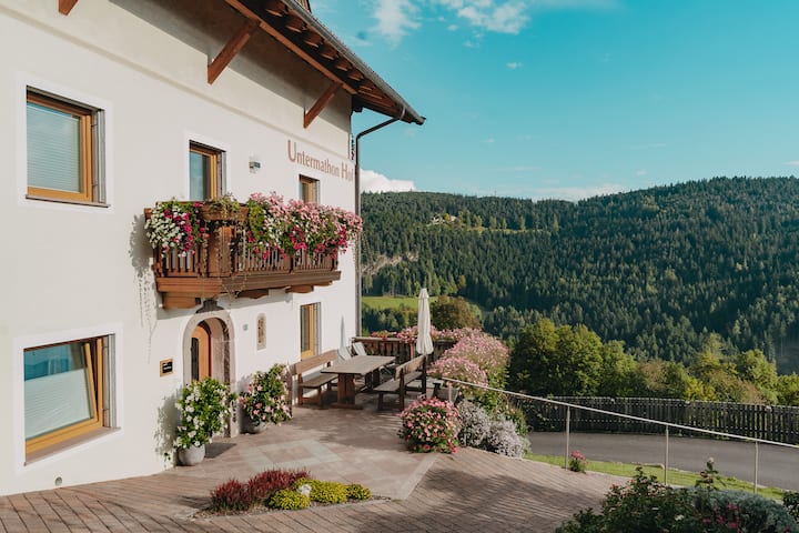 Untermathon Hof - Panorama-apartment Mit Balkon - Merano