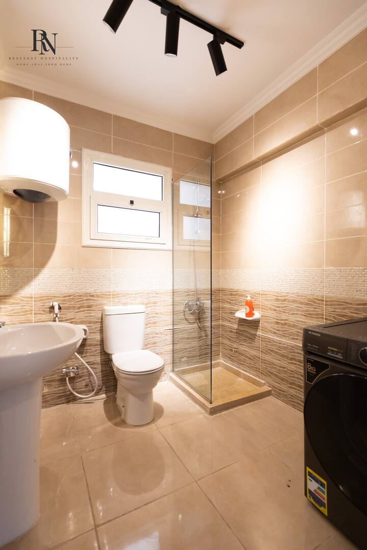 Glorious 2 BDR In Rehab City: Full bathroom