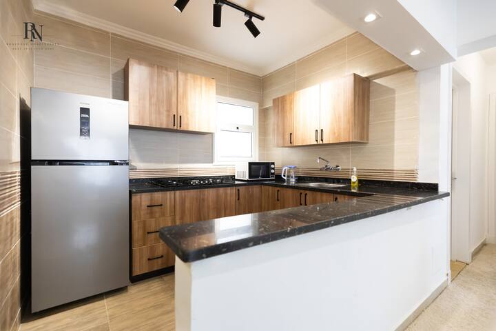 Glorious 2 BDR In Rehab City: Full kitchen