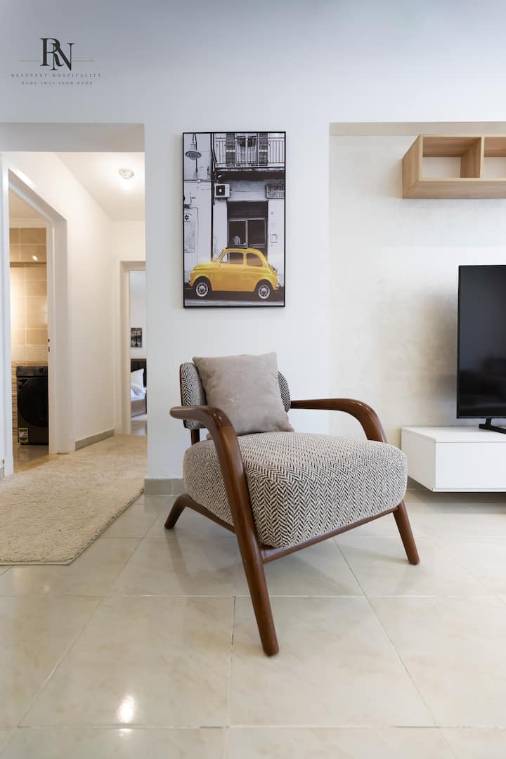 Glorious 2 BDR In Rehab City: Living room