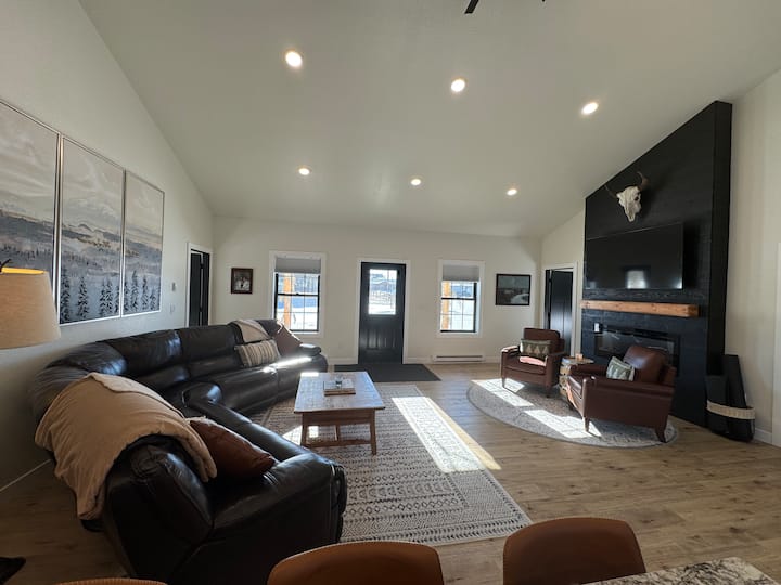 Location! Views! Amenities! - Ennis, MT