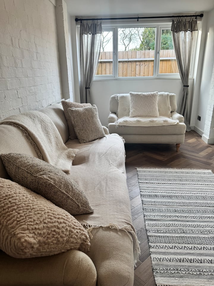 Pear Tree Cottage - Northampton, UK